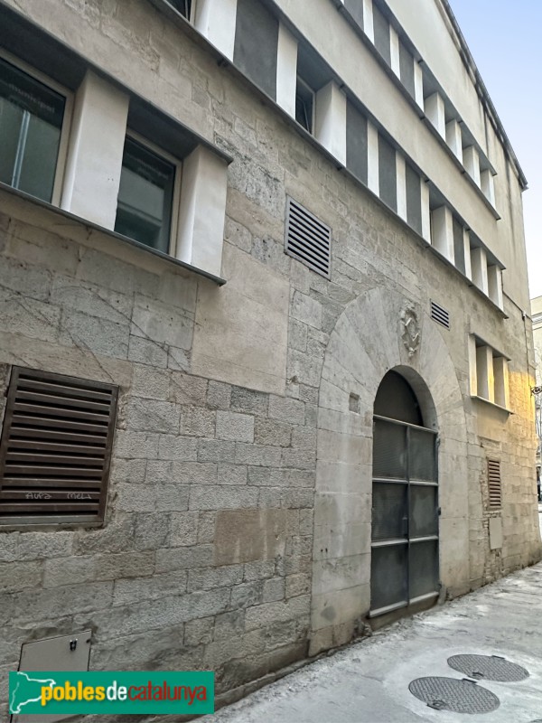 Girona - Teatre Municipal. Façana carrer Nou del Teatre (Foto: Albert Esteves, 2024) Girona - Teatre Municipal. Façana carrer Nou del Teatre