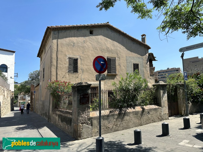 Esplugues de Llobregat - Can Pi, cos posterior (Foto: Albert Esteves, 2024) Esplugues de Llobregat - Can Pi, cos posterior