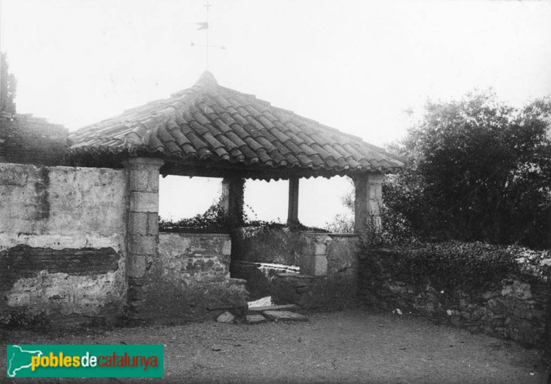 Fogars de Montclús - Comunidor de Sant Esteve de la Costa (Foto: <i>Josep Danés -Arxiu Fotogràfic Centre Excursionista de Catalunya-</i>, 1930) Fogars de Montclús - Comunidor de Sant Esteve de la Costa