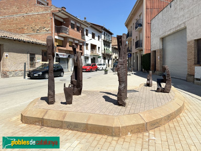 Tona - Grup escultòric <i>La Conversa</i> (Foto: Albert Esteves, 2024) Tona - Grup escultòric <i>La Conversa</i>