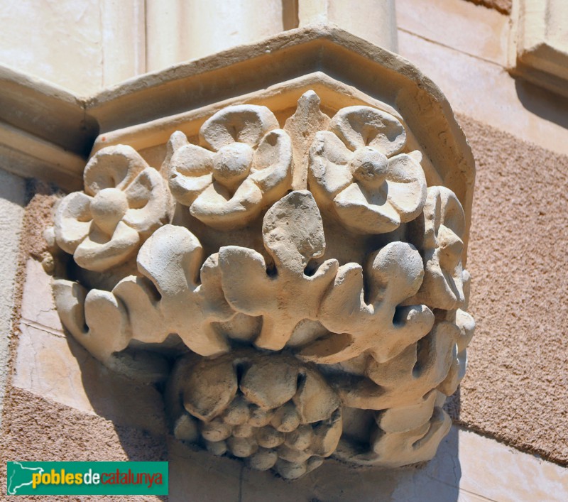 Cambrils - Església de Santa Maria. Façana neogòtica