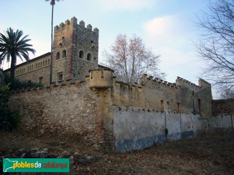 Cambrils - Mas dels Teixells o de Sant Rafael (Foto: <i>Ricard Ballo, -calaix.gencat.cat-</i>, 2009) Cambrils - Mas dels Teixells o de Sant Rafael