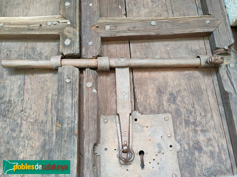 Durro - Església de la Nativitat de la Mare de Déu. Portada (Foto: Josep-Lluís, 2024) Durro - Església de la Nativitat de la Mare de Déu. Portada