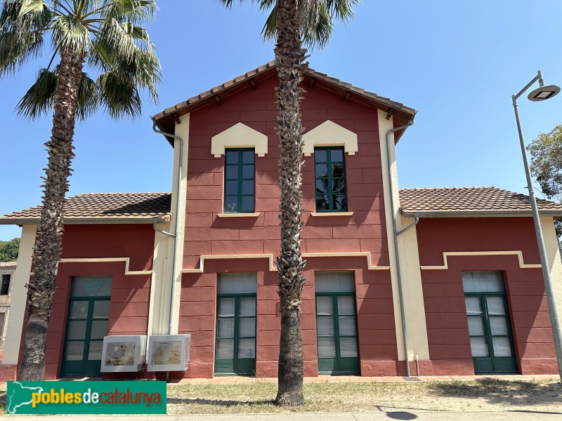 Anglès - La Torre. Edifici de serveis (Foto: Albert Esteves, 2024) Anglès - La Torre. Edifici de serveis