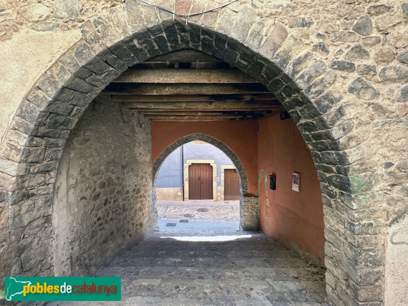 Anglès - Carrer d'Avall, 20 (Foto: Albert Esteves, 2024) Anglès - Carrer d'Avall, 20