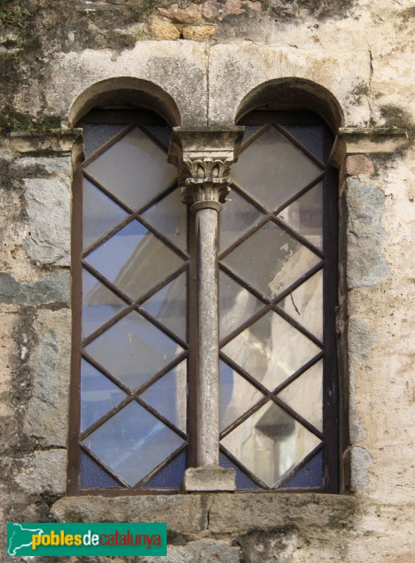 Anglès - Arcada de Can Verdaguer (Foto: Albert Esteves, 2012) Anglès - Arcada de Can Verdaguer