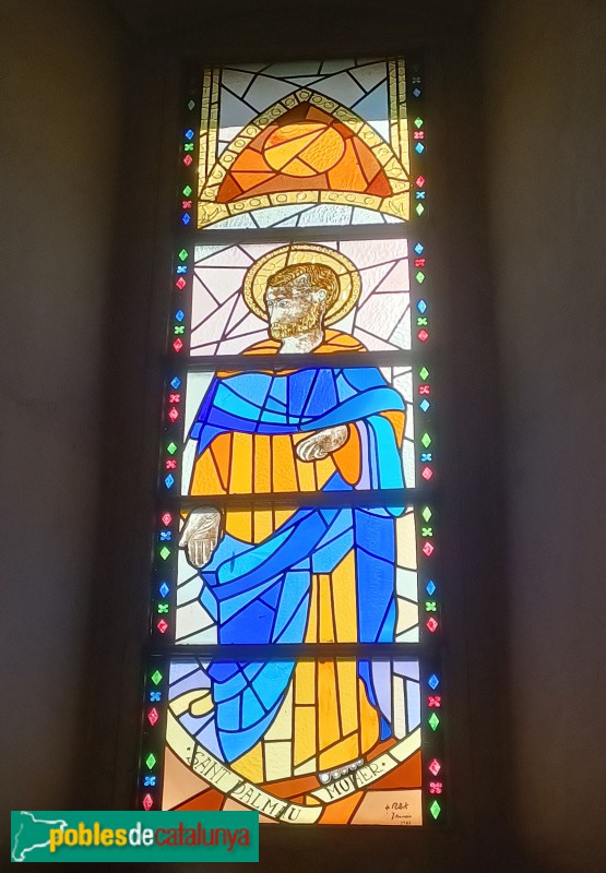 Santa Coloma de Farners - Església de Sant Sebastià. Vitralls (Foto: Anna Corcoll, 2024) Santa Coloma de Farners - Església de Sant Sebastià. Vitralls