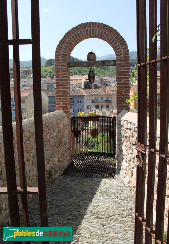 Arbúcies - Pou de l'Escultor (Foto: Albert Esteves, 2011) Arbúcies - Pou de l'Escultor