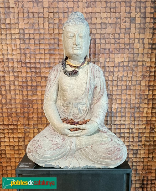 Col·lecció Jordi Clos - Buda en meditació. pedra i restes d'or. Índia. Segle XVII