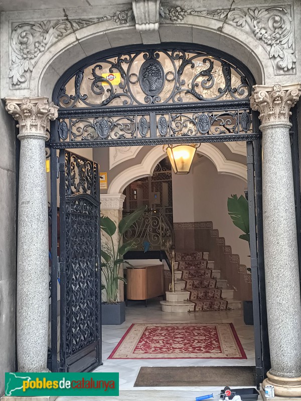 Barcelona - Londres, 88-90 / Muntaner, 193-195 (Foto: Anna Corcoll, 2024) Barcelona - Londres, 88-90 / Muntaner, 193-195