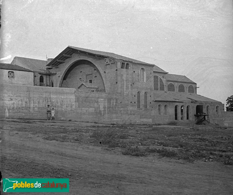 Cambrils - Antic celler del Sindicat Agrícola (Foto: Josep Vidal i Barraquer, anys 30) Cambrils - Antic celler del Sindicat Agrícola