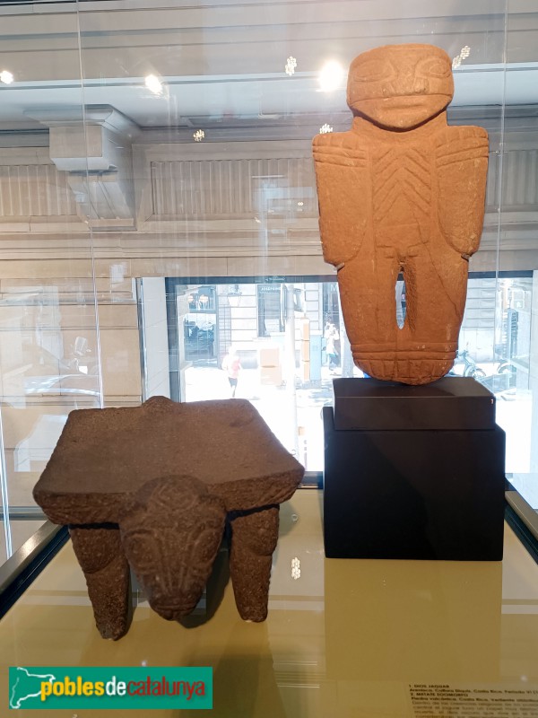 Déu jaguar i metate zoomorf. Costa Rica (1000 aC - 1500 dC)