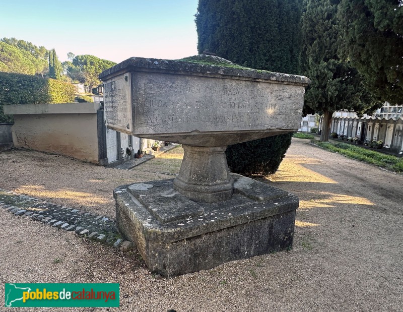 Girona - Cementiri. Sepulcre del Governador Militar
