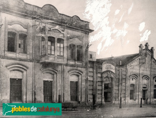 Llagostera - Casino Llagosterenc. Edifici antic