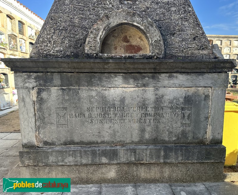 Llagostera - Cementiri. Sepulcre Tarré