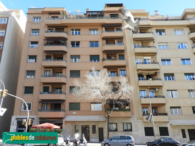 Barcelona - Cases Ramon Vilà de la Riva (Balmes, 392-396) (Foto: Valentí Pons, 2025) Barcelona - Cases Ramon Vilà de la Riva (Balmes, 392-396)