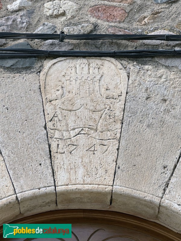 Alforja - Portal 1747. Detall (Foto: Albert Esteves, 2025) Alforja - Portal 1747. Detall