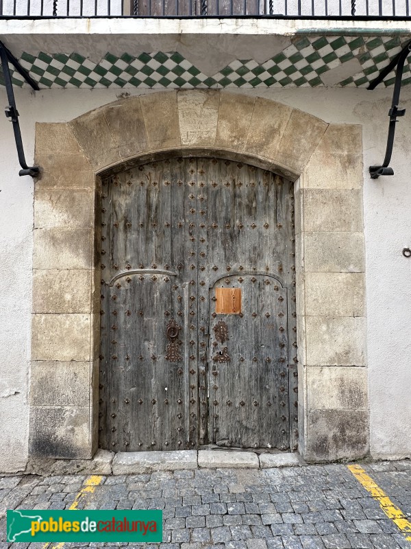 Alforja - Portal 1773 (Foto: Albert Esteves, 2025) Alforja - Portal 1773