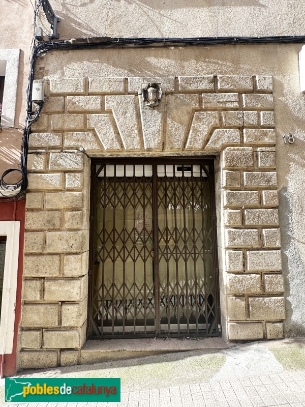 Alforja - Portal 1628 (Foto: Albert Esteves, 2025) Alforja - Portal 1628