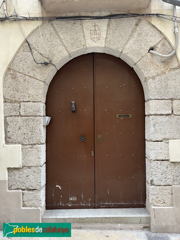 Alforja - Portal 1673 (Foto: Albert Esteves, 2025) Alforja - Portal 1673