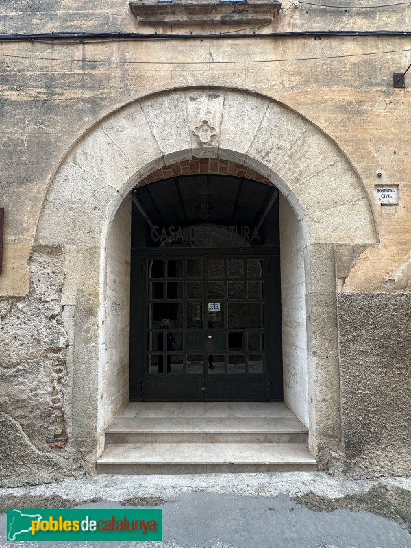 Alforja - Portal 1753 (Hospital Vell) (Foto: Albert Esteves, 2025) Alforja - Portal 1753 (Hospital Vell)