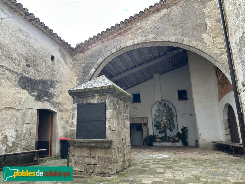 Alforja - Santuari de Puigcerver. Pati