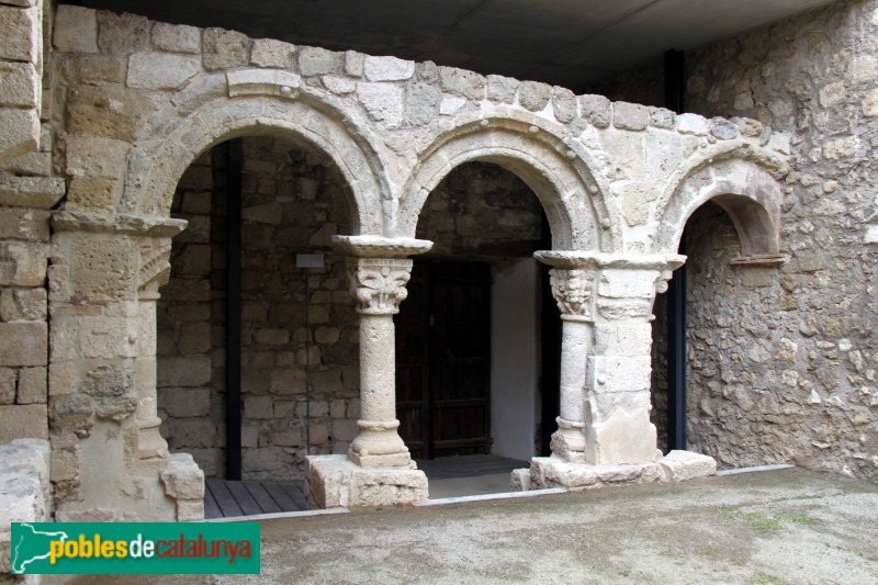 Avinyonet del Penedès - Sant Sebastià dels Gorgs. Claustre