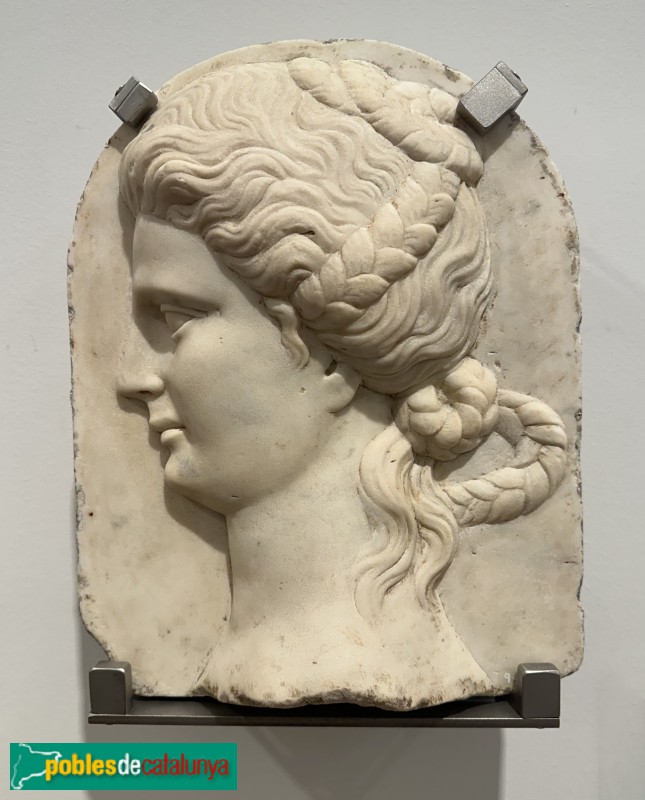 Museu del Renaixement - Relleu en marbre de Faustina Maior, 1528-33, provinent de la casa Miquel Mai