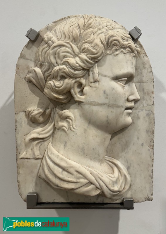Museu del Renaixement - Relleu en marbre de Faustina Minor, 1528-33, provinent de la casa Miquel Mai