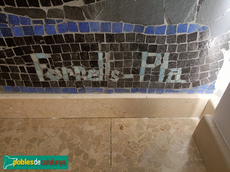 Barcelona - Hospital El Pilar. Mosaics de la capella