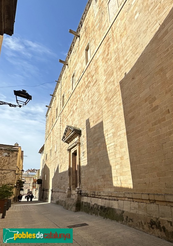 La Selva del Camp - Església de Sant Andreu. Façana lateral (Foto: Albert Esteves, 2025) La Selva del Camp - Església de Sant Andreu. Façana lateral