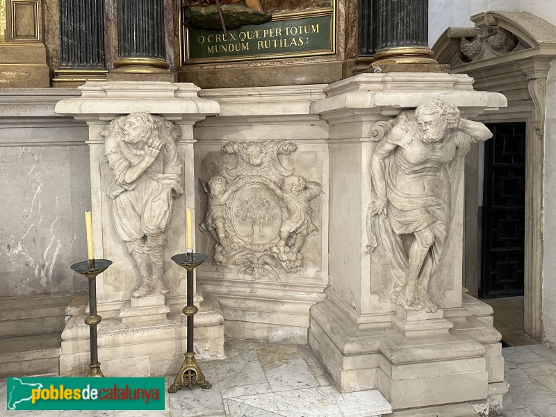 La Selva del Camp - Església de Sant Andreu. Atlants del retaule antic (Foto: Albert Esteves, 2025) La Selva del Camp - Església de Sant Andreu. Atlants del retaule antic