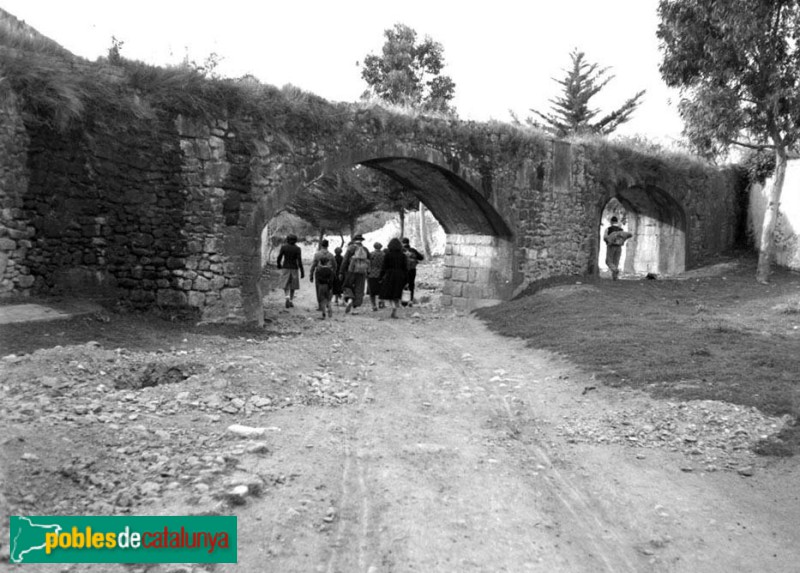 La Selva del Camp - Ponts del Portal de Més Amunt (Foto: <i>Antoni Maymó -Arxiu Fotogràfic Centre Excursionista de Catalunya-</i>, 1945-65) La Selva del Camp - Ponts del Portal de Més Amunt