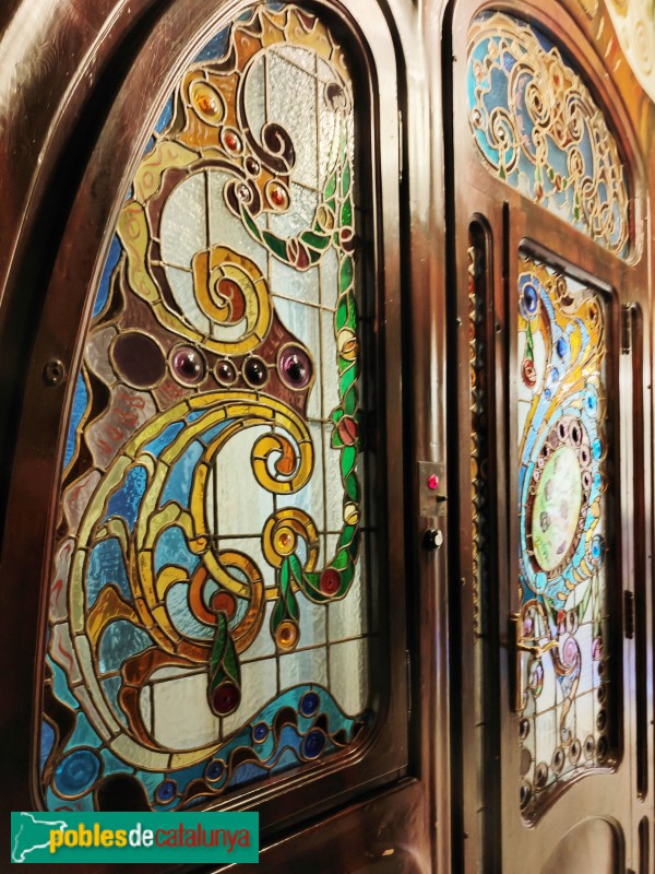 Barcelona  Diagonal - Provença - Casa Comalat. Interior (Marién Saiz) (1)