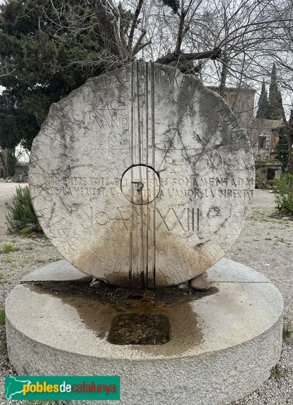 La Selva del Camp- Ermita de Paretdelgada. Monument a Joan XXIII (Foto: Albert Esteves, 2025) La Selva del Camp- Ermita de Paretdelgada. Monument a Joan XXIII