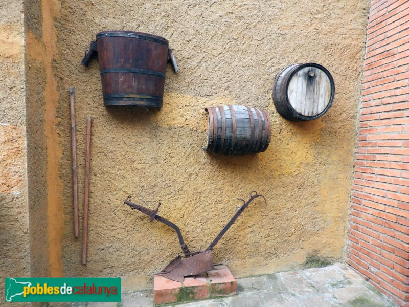 El Papiol - Mural d'homenatge al vi