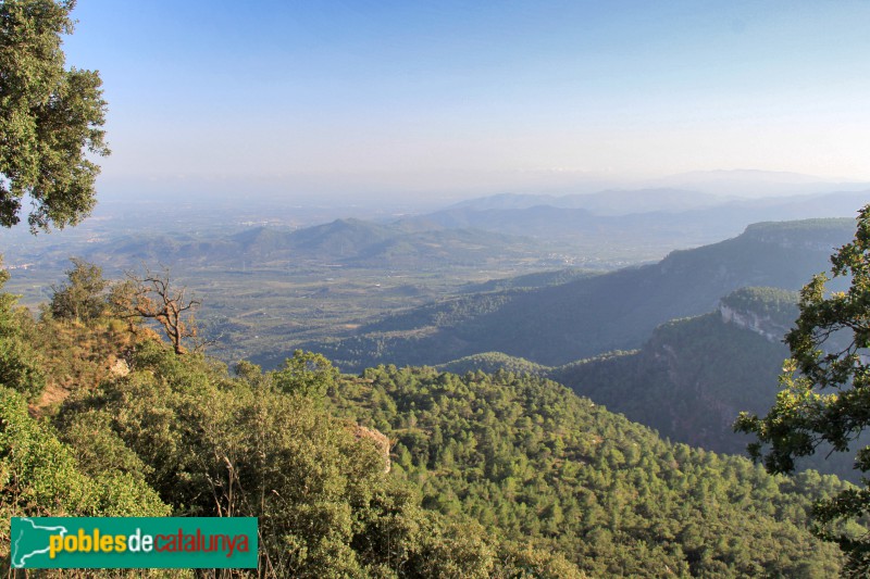 Vilaplana - La Mussara. Panoràmica des del poble (Foto: Albert Esteves, 2017) Vilaplana - La Mussara. Panoràmica des del poble