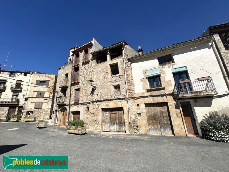 Arbolí - Nucli antic. Carrer de la Font (Foto: Albert Esteves, 2025) Arbolí - Nucli antic. Carrer de la Font