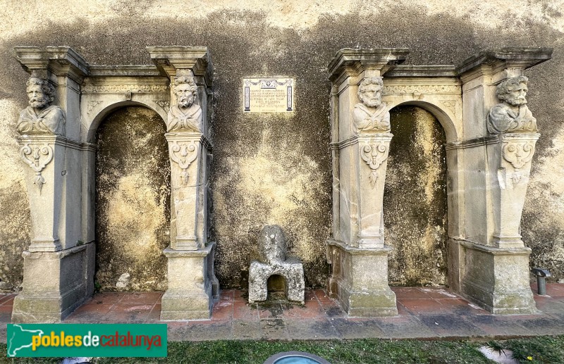 Sant Vicenç de Montalt - Basament de l'antic retaule
