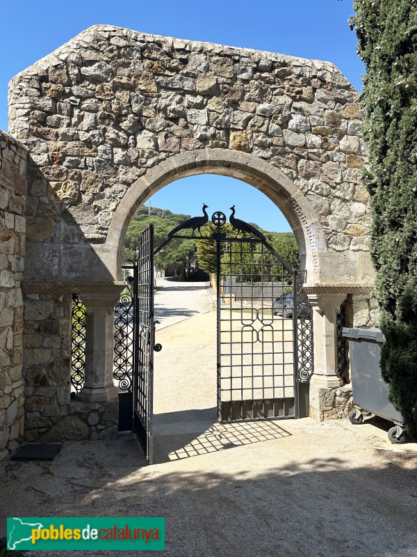 Sant Andreu de Llavaneres - Porta del cementiri
