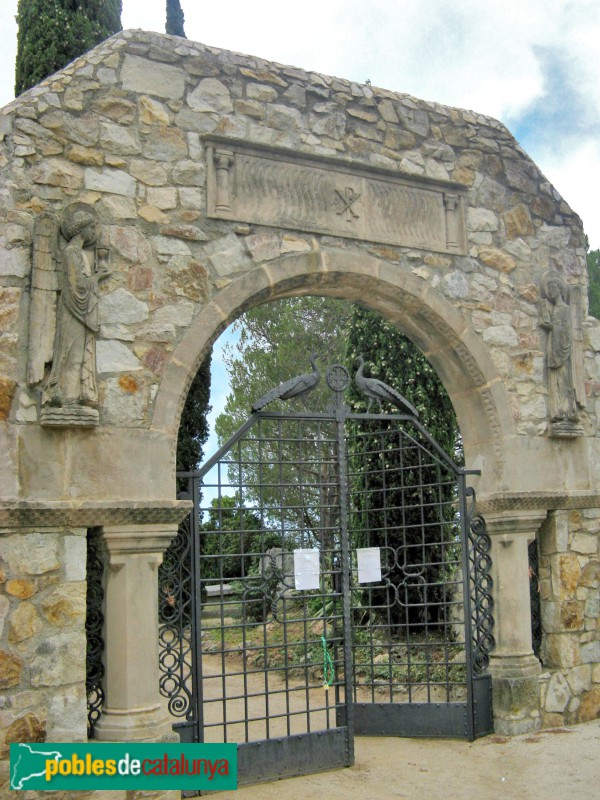 Sant Andreu de Llavaneres - Porta del cementiri