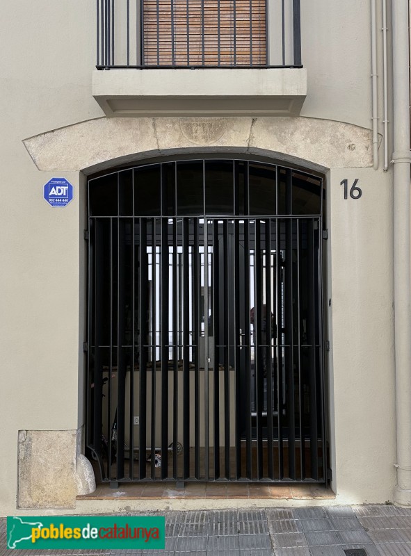 Fornells de la Selva - Carrer de Sant Cugat. portal de 1830
