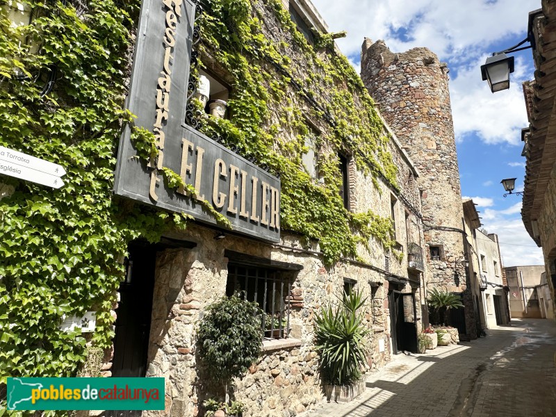 Vilanova d'Escornalbou - L'Arbocet. Carrer de Baix (Foto: Albert Esteves, 2025) Vilanova d'Escornalbou - L'Arbocet. Carrer de Baix