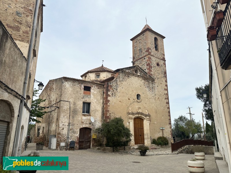 Vilanova d'Escornalbou - L'Arbocet. Plaça de l'Església (Foto: Albert Esteves, 2025) Vilanova d'Escornalbou - L'Arbocet. Plaça de l'Església