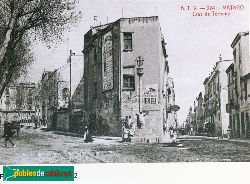 Museu de Mataró - Creu de terme d'en Ramis (Foto: <i>Àngel Toldrà</i>, c.1912) Museu de Mataró - Creu de terme d'en Ramis
