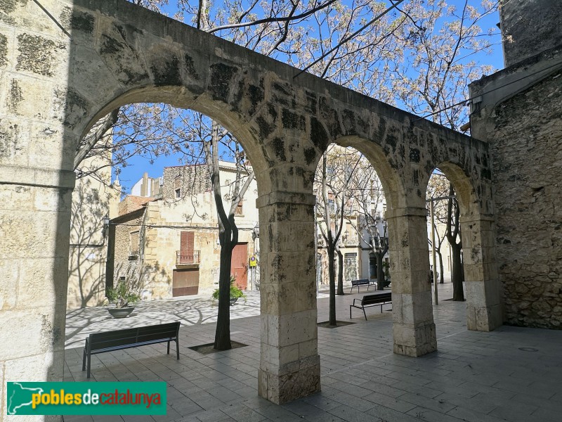Vila-seca - Plaça de l'Església (Foto: Albert Esteves, 2025) Vila-seca - Plaça de l'Església