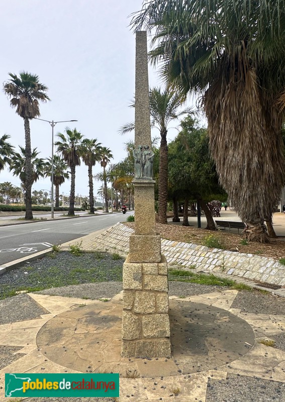 Mataró - Escultura </i>Les Santes</i>