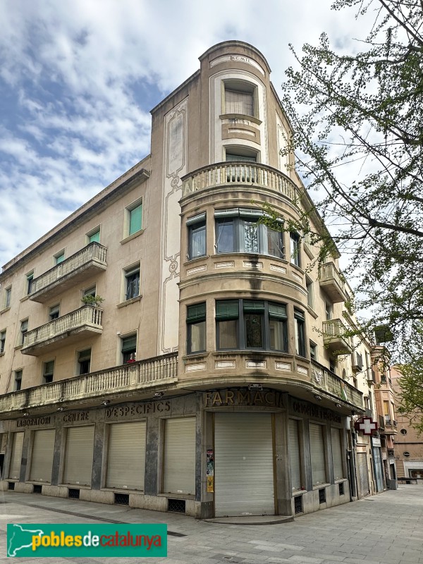 Mataró - Edifici Creu Blanca