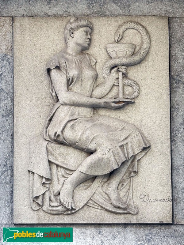 Mataró - Edifici Creu Blanca. Relleu