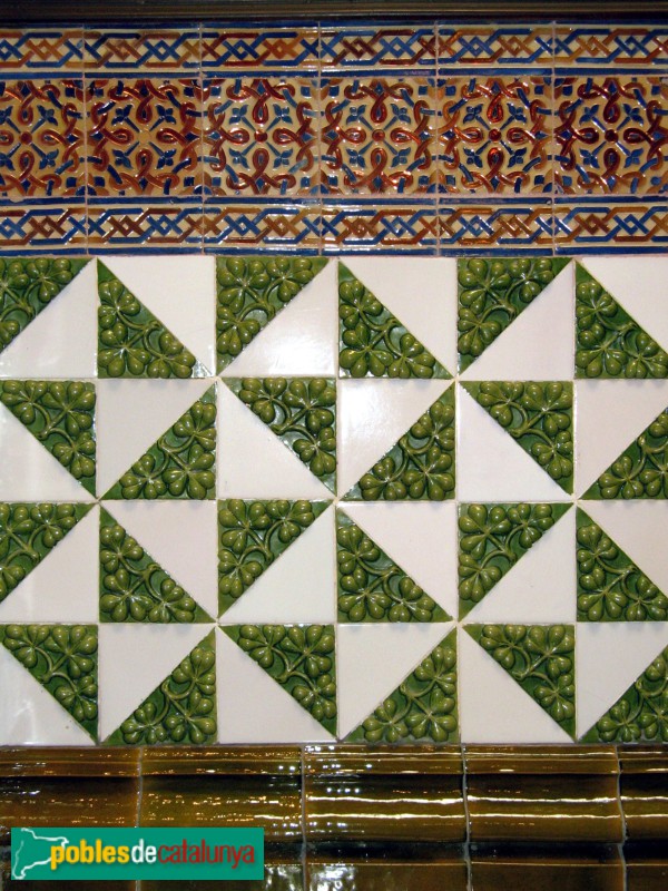 Mataró - Casa Coll i Regàs. Ceràmica